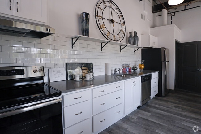 Wheeler Lofts, Mobile, AL 36602 - photo 2