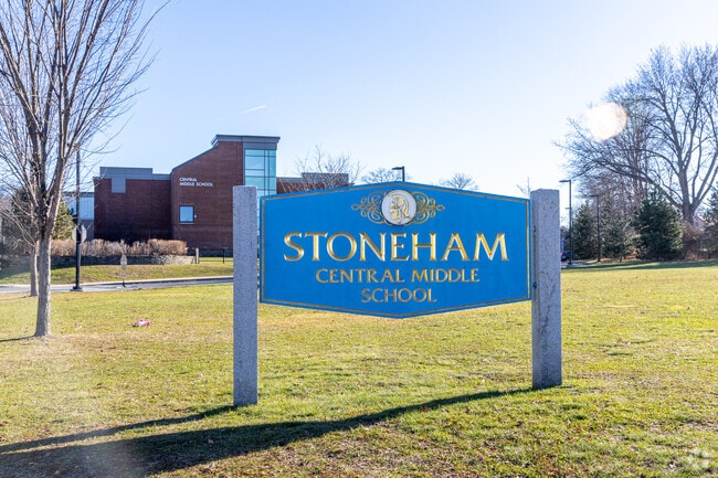 Welcome to the Stoneham Central Middle School in Stoneham, MA.
