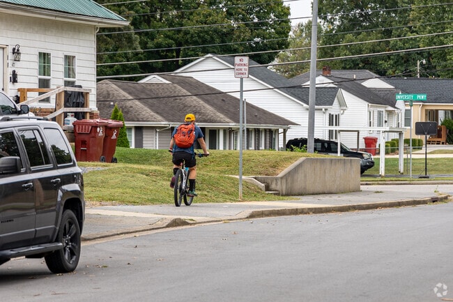 Streets in Mountain Home have sidewalks and are bikeable.