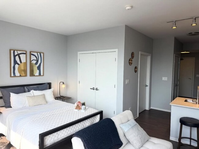 209 S Halsted St, Chicago, IL 60661 - photo 4