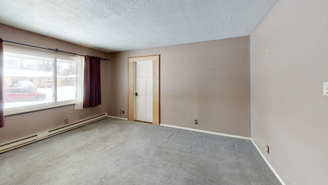 217 W Price St, Gaston, IN 47342 - photo 2