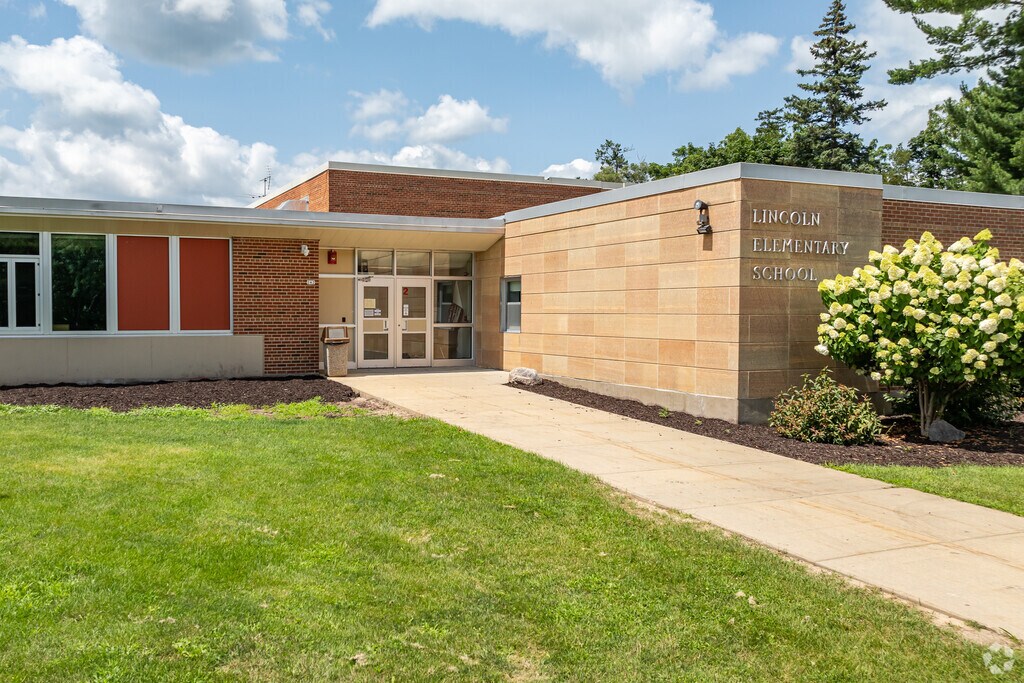 Lincoln Elementary School has 383 students serves grades PK and K-5.