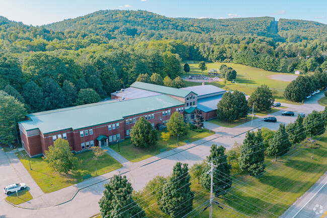 Dothan Brook School has an extensive academic program for students.