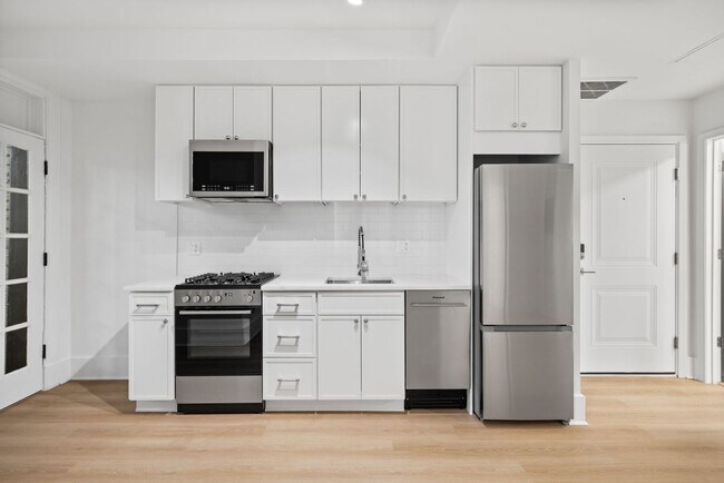 Brand-New Luxury Residences in the Heart of Historic Capitol Hill, Washington, DC 20003 - photo 5