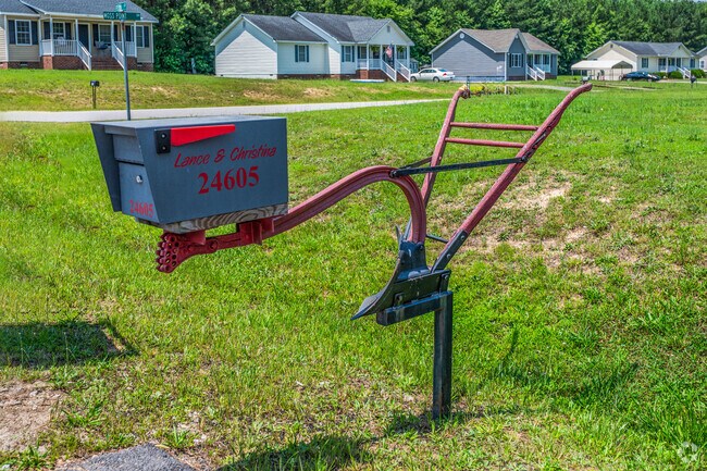 A uniquely built mailbox was creatively built by a North Dinwiddie resident.