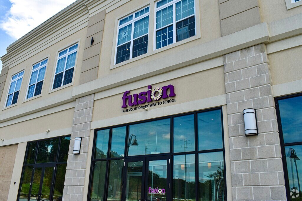 Fusion Academy Malvern teachers personal each student's education to help them succeed.