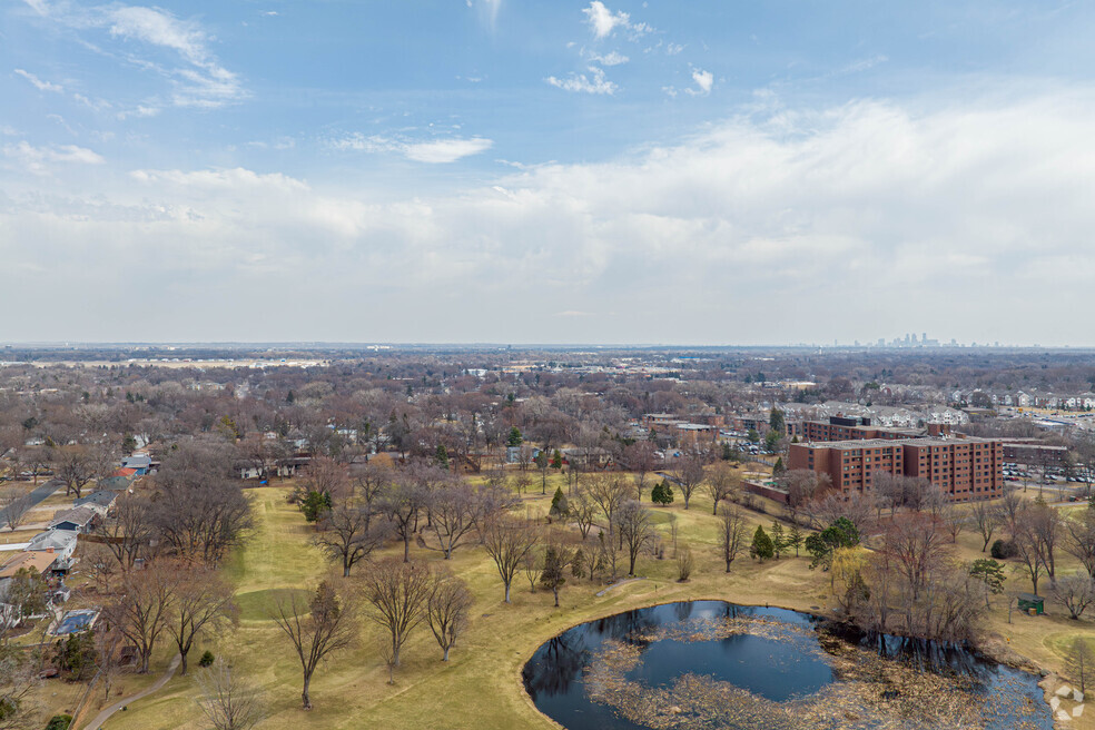 NH_Broadway_559962_P2_V3_GM_041425