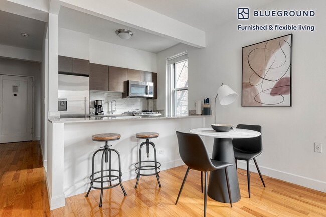 364 W 18th St unit FL4-ID18, New York, NY 10011 - photo 6