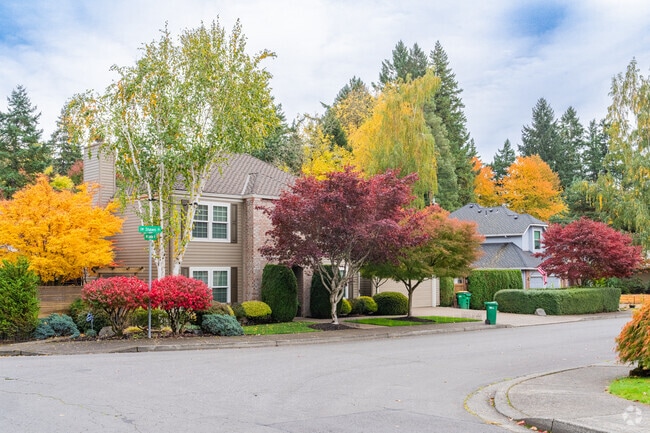 From forested streets to Washington Square shopping, Garden Home-Whitford has it all.
