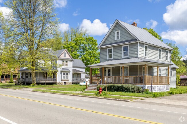 Foursquare homes are quite common in Villenova.