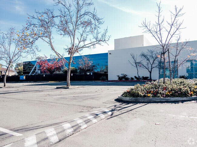 The side profile of the building of Stratford School in Milpitas, California.