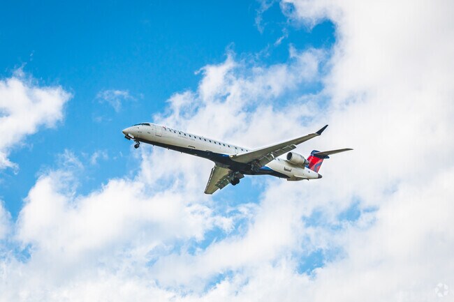 The Mobile Regional Airport serves Warwick residents with flights to several larger cities.