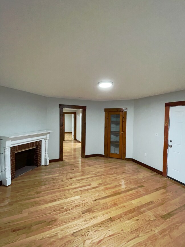 Spacious living room