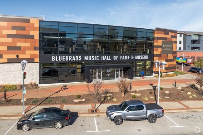 The Bluegrass Hall of Fame frequently features performances and lessons from professionals.