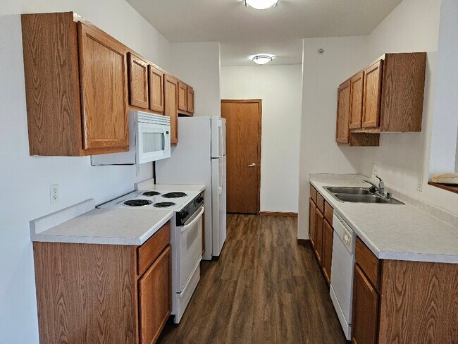 Cannery Row Apartments, Waunakee, WI 53597 - photo 4