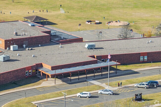 Hayward Primary School has a student-teacher ratio of 11 to 1.