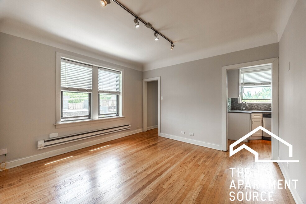 2315 N Rockwell St unit GDNC, Chicago, IL 60647 - photo 1