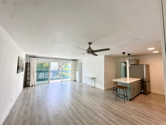 607 S Prospect Ave unit 202, Redondo Beach, CA 90277 - photo 3