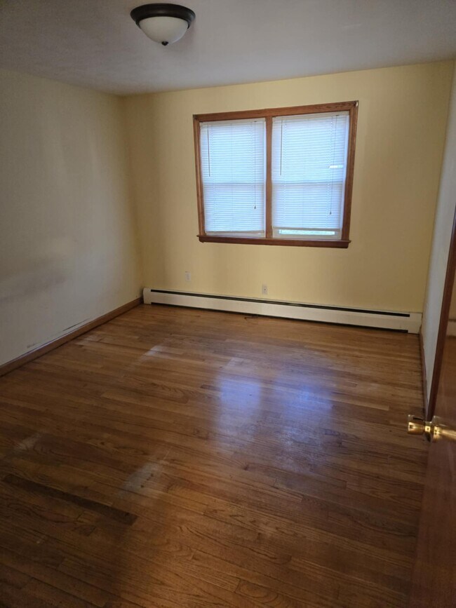 144 Osgood Ave unit 1st floor, New Britain, CT 06053 - photo 6