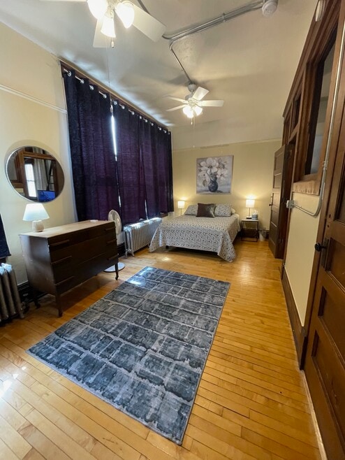Bedroom Queen Bed