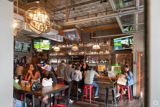 Forty Thieves in Elmwood Bidwell offers classic American cuisine with vegetarian options.