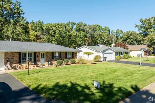 Homes neatly line the streets of Greenleaf Manor.