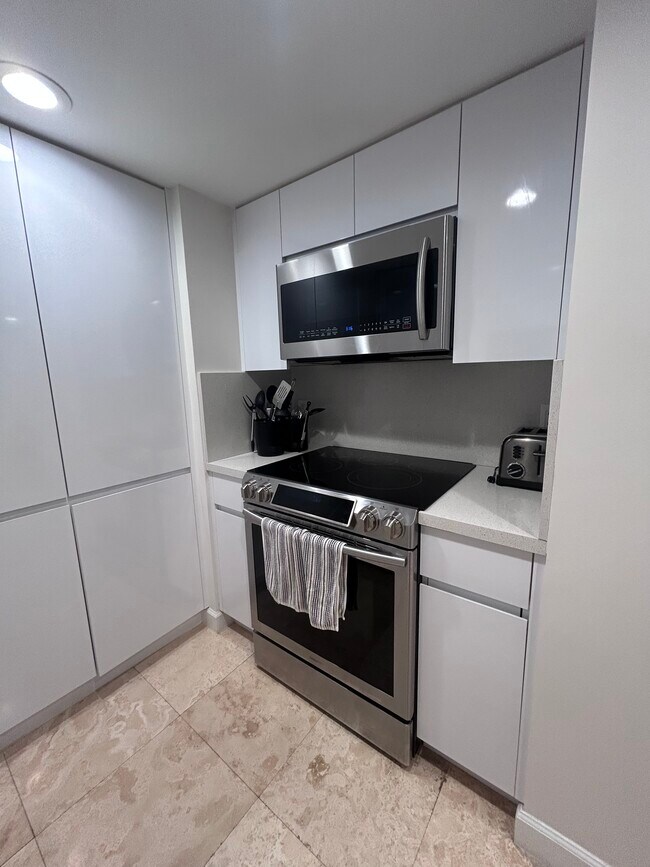 The Balmoral Condos unit 16H, Bal Harbour, FL 33154 - photo 6