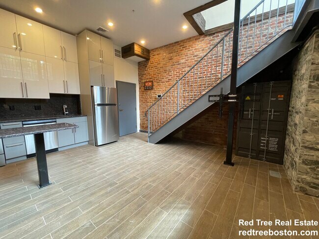 1030 Commonwealth Ave unit 102, Boston, MA 02215 - photo 2