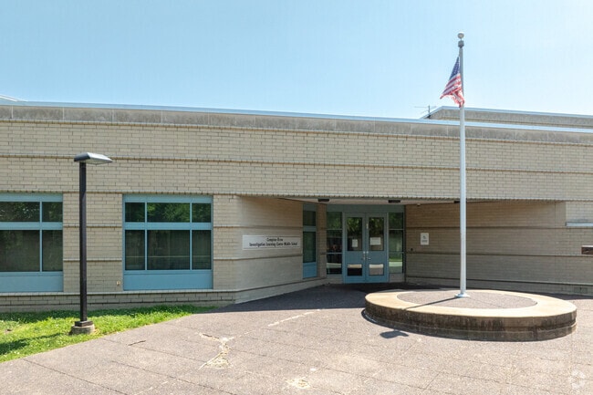 Compton-Drew Ilc Middle School serves students in grades 6th through 8th.