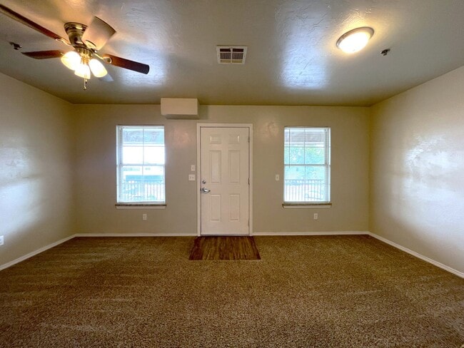 2442 NW 39th St unit 204, Oklahoma City, OK 73112 - photo 2