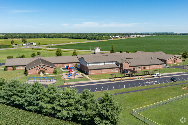 Southern Oaks Elementary School has a 16 to 1 student to teacher ratio.