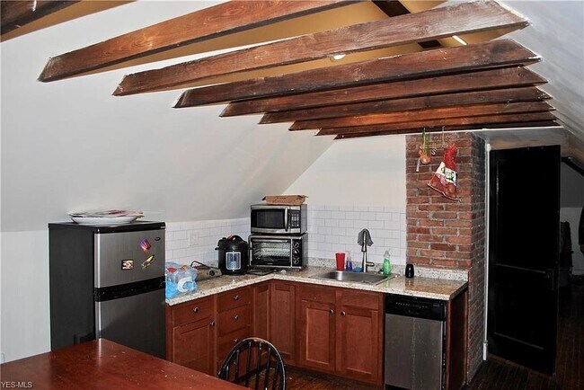 3251 Silsby Rd unit 3, Cleveland Heights, OH 44118 - photo 3