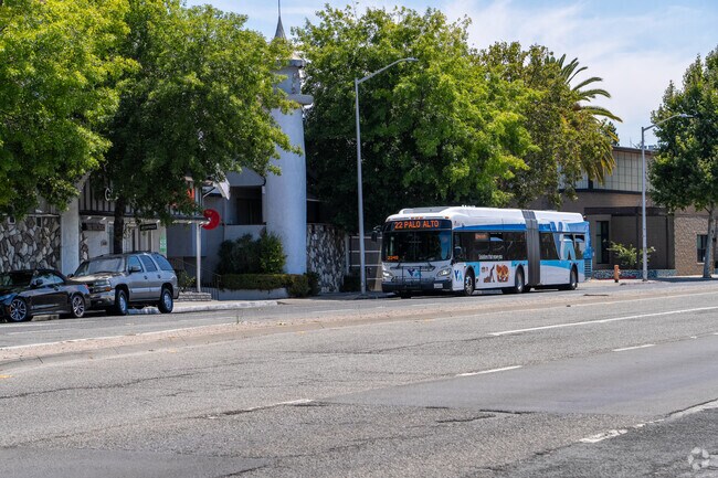 VTA buses along Fairmeadow’s edge provide public transit options to work, school, and shopping.