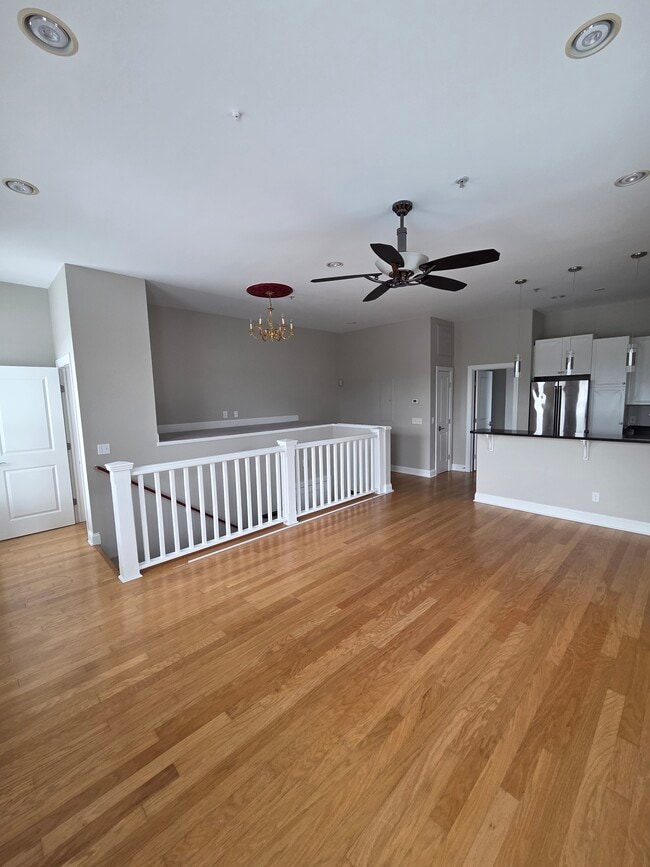 302 Lorch St unit 201, Savannah, GA 31401 - photo 2