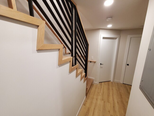 157 W 9th St unit 1, Boston, MA 02127 - photo 4
