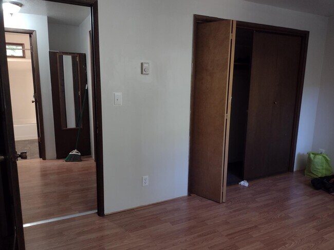 1037 Vine Ave, Coos Bay, OR 97420 - photo 3