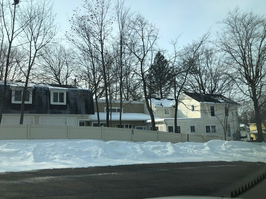 297 High St unit 301, Wadsworth, OH 44281 - photo 1