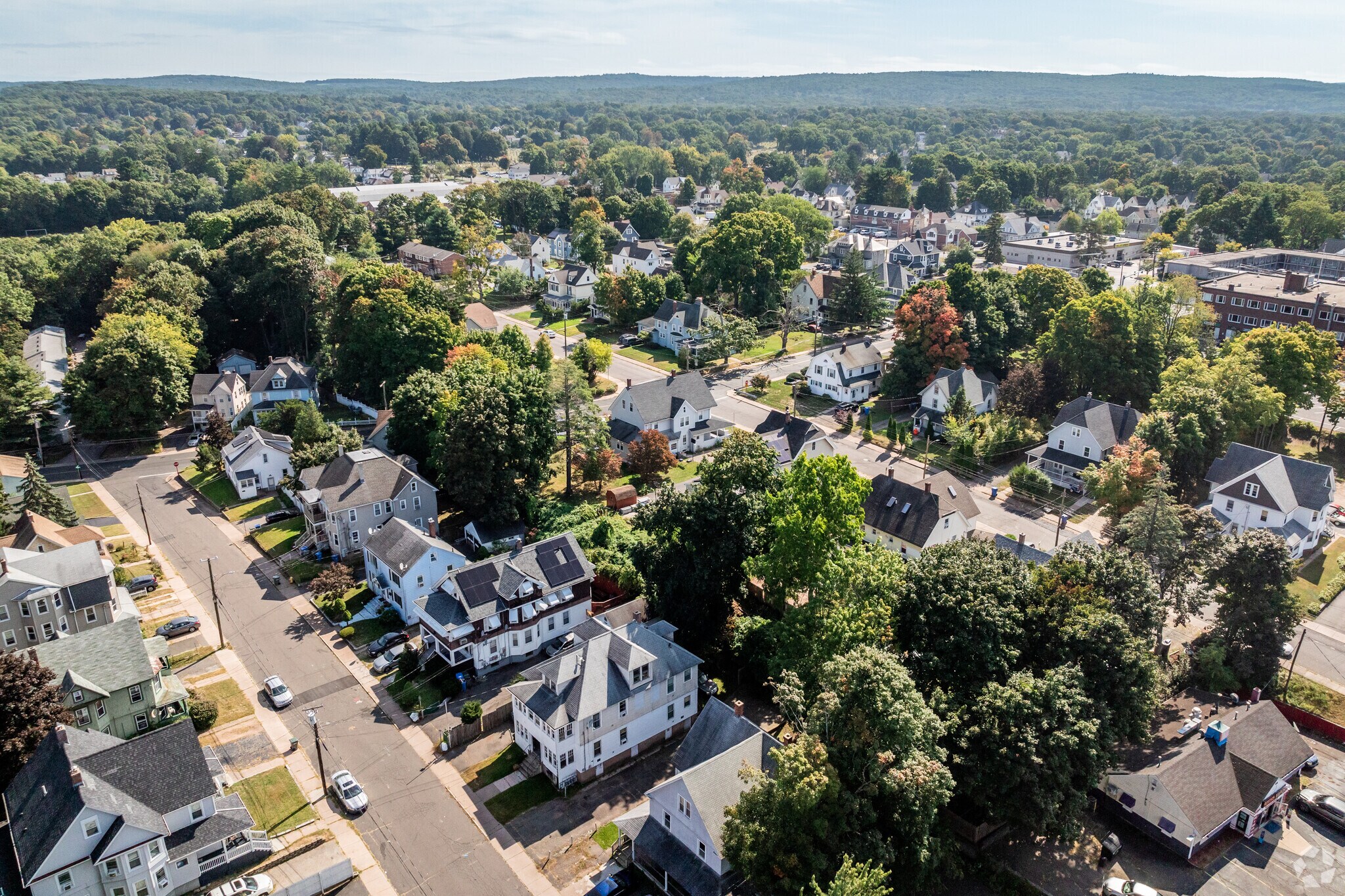 Highland Park in Manchester is a quiet neighborhood, ideal for families with kids.