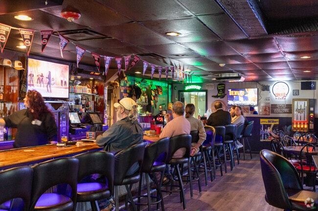 A number of Bright's bars regularly host live music, including The Possum Saloon.