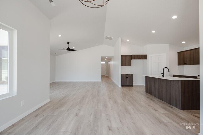 10539 W Teratai St, Star, ID 83669 - photo 5