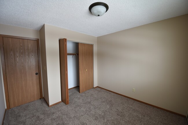 924 4th St SW unit 207, Forest Lake, MN 55025 - photo 7