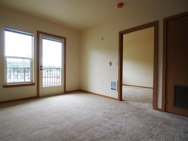 Estates at Hillside Gardens Affordable Senior Community, Auburn, WA 98002 - photo 5