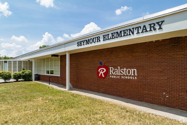 Seymour Elementary School is committed to academic success.