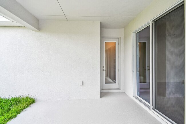 11735 Full Moon Loop, Parrish, FL 34219 - photo 4