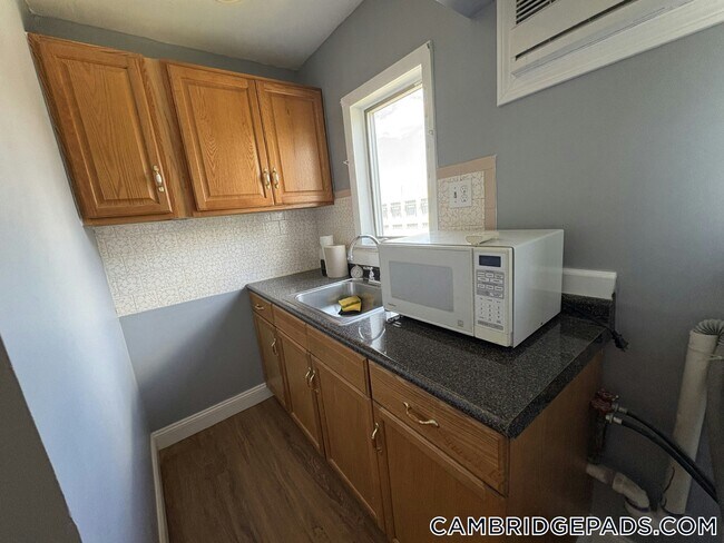 7 Bristol St unit 3, East Cambridge, MA 02141 - photo 3