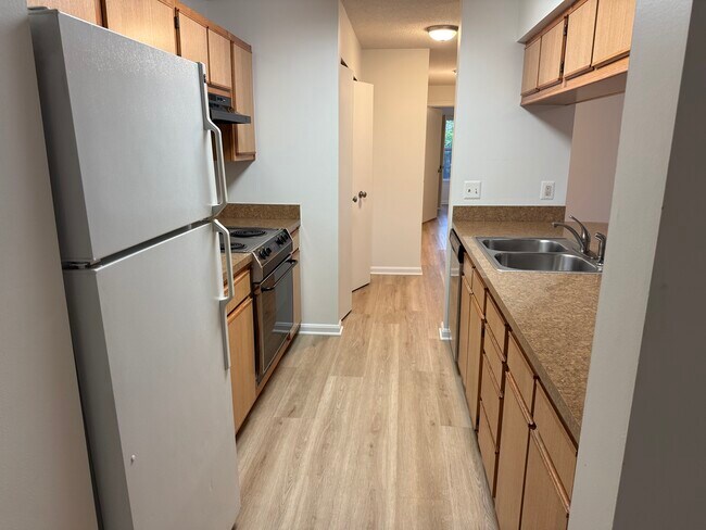 14201 Woolen Oak Ct unit 14201 Woolen Oak Cou, Silver Spring, MD 20906 - photo 2