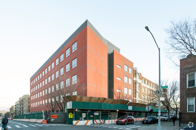 P.S. 196 has a student-teacher ratio of 13 to 1.