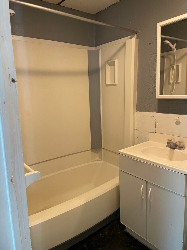 49 Greer Rd unit 49 A Greer Road, Goffstown, NH 03045 - photo 6