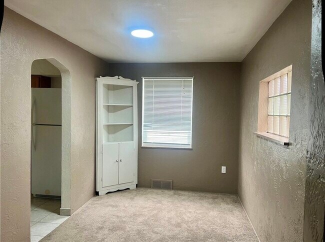 650 Dunster St, Pittsburgh, PA 15226 - photo 5