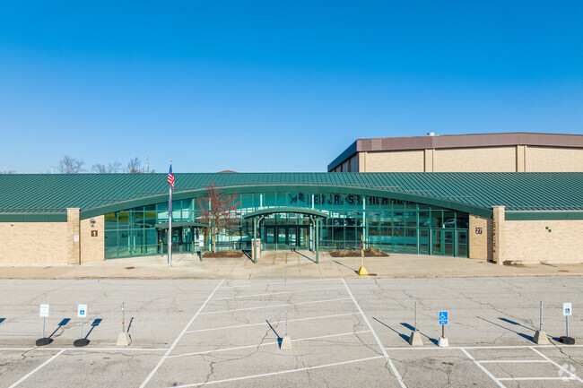 Leo Jr/Sr High School has 1,391 students.